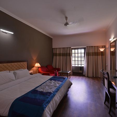 Hotel North Park Panchkula Esterno foto