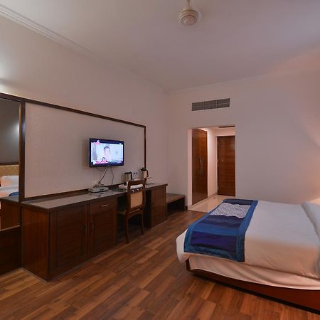 Hotel North Park Panchkula Esterno foto